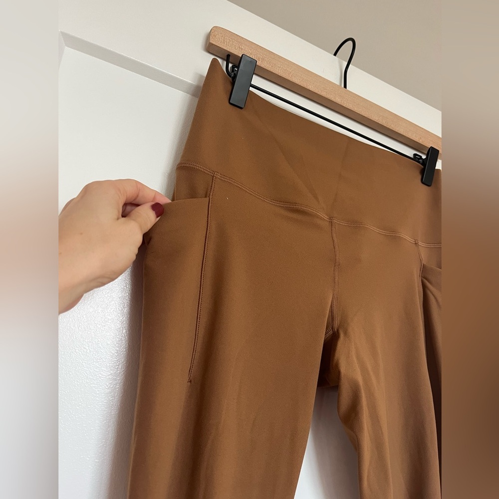 Athleta Salutation Stash Tipped Tight Brown Leggings M/P High Rise Pockets - Picture 3 of 11